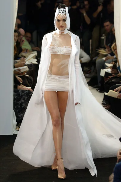 Look 27